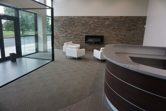 21 Worlds Fair Dr, Somerset, NJ à louer Photo intérieure- Image 2 de 3