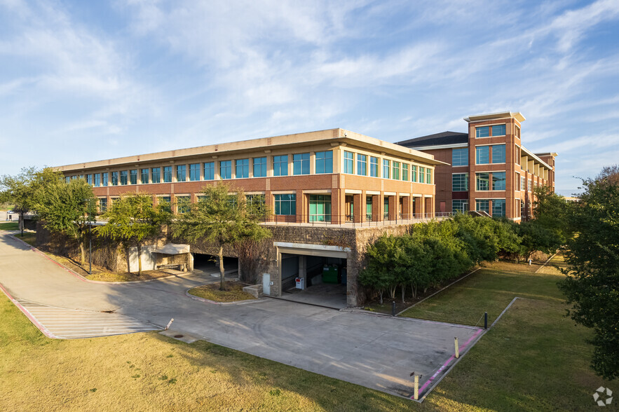 5100 Legacy Dr, Plano, TX à louer - Photo principale - Image 1 de 12