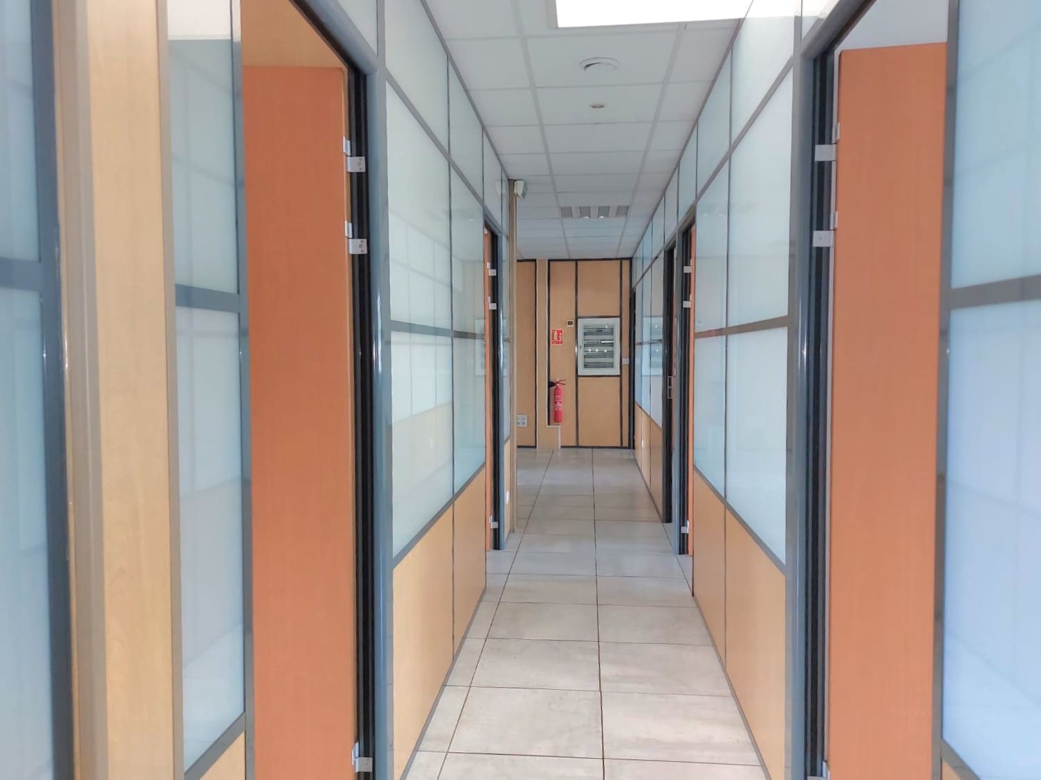 Rue De Hyères, Six-Fours-les-Plages à louer Photo intérieure- Image 1 de 6