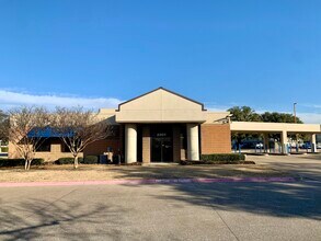 2301 Valley View Ln, Dallas, TX for lease Building Photo- Image 2 of 5
