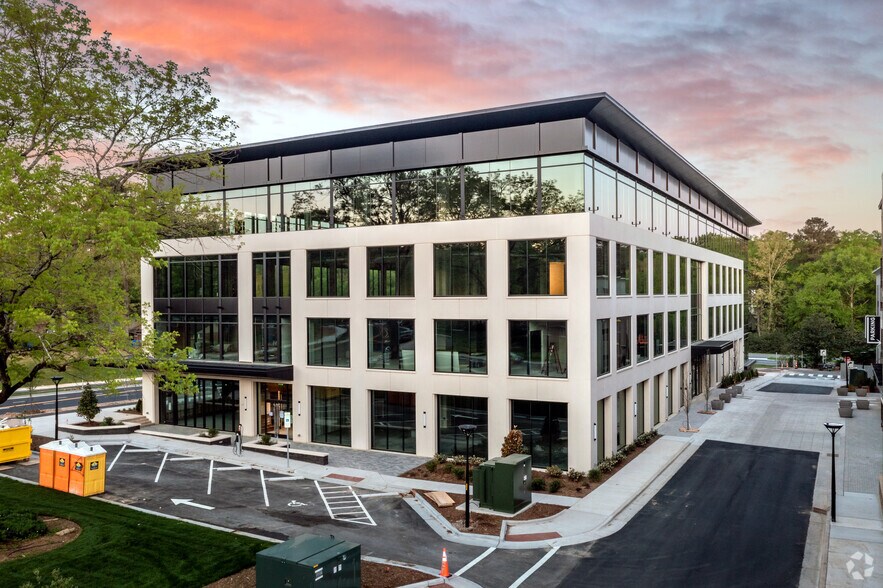 101 Glen Lennox Dr, Chapel Hill, NC à louer - Photo du bâtiment - Image 2 de 9