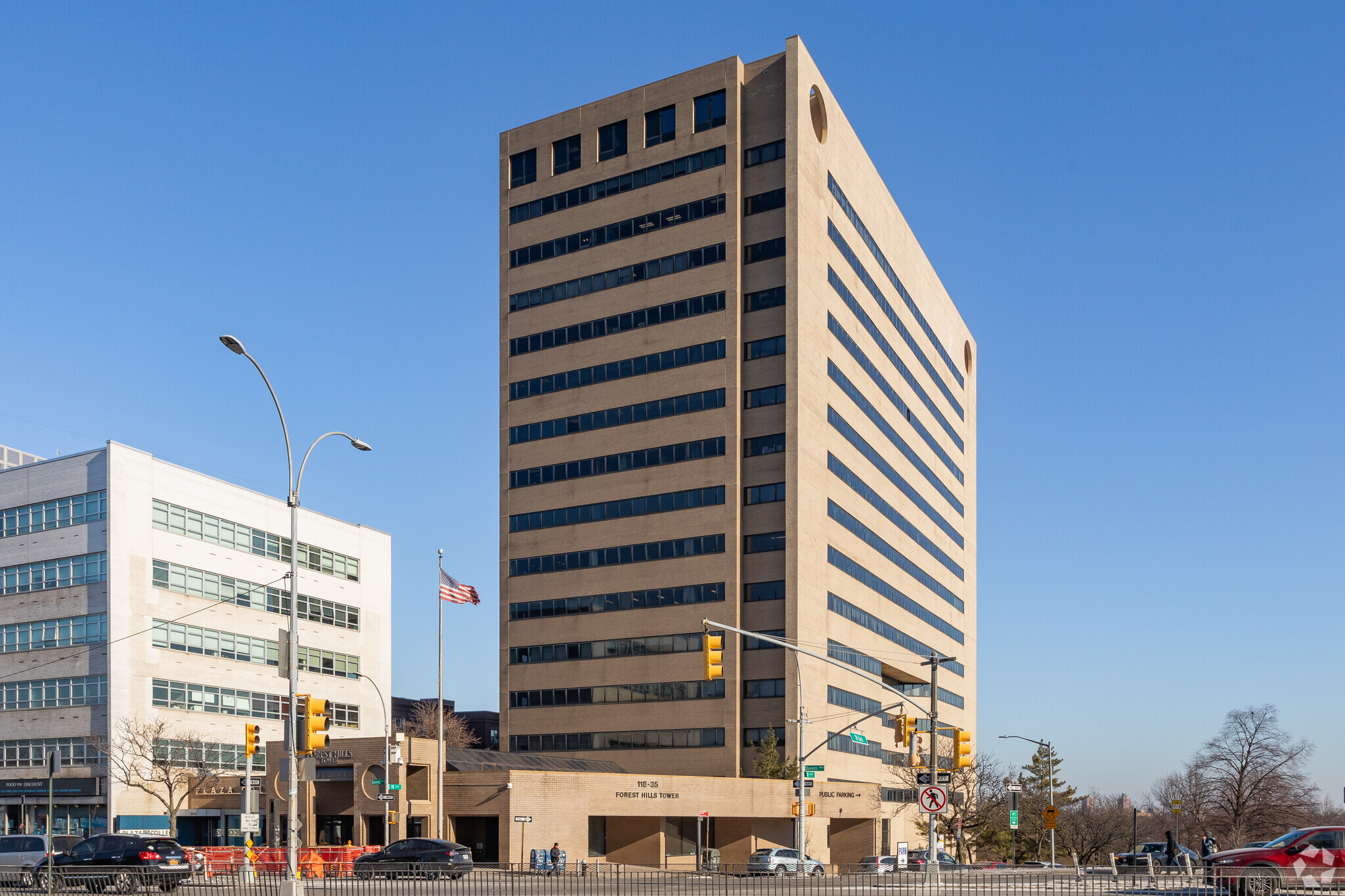118-35 Queens Blvd, Forest Hills, NY for lease Primary Photo- Image 1 of 35