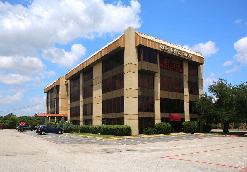 415 E Airport Fwy, Irving, TX à louer - Photo du bâtiment - Image 3 de 22