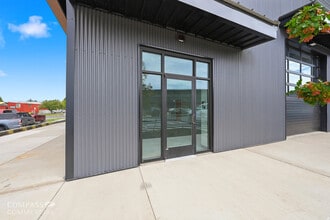 575 SE 9th St, Bend, OR for lease Interior Photo- Image 1 of 5