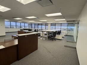 400 Chisholm Pl, Plano, TX à louer Photo intérieure- Image 1 de 4