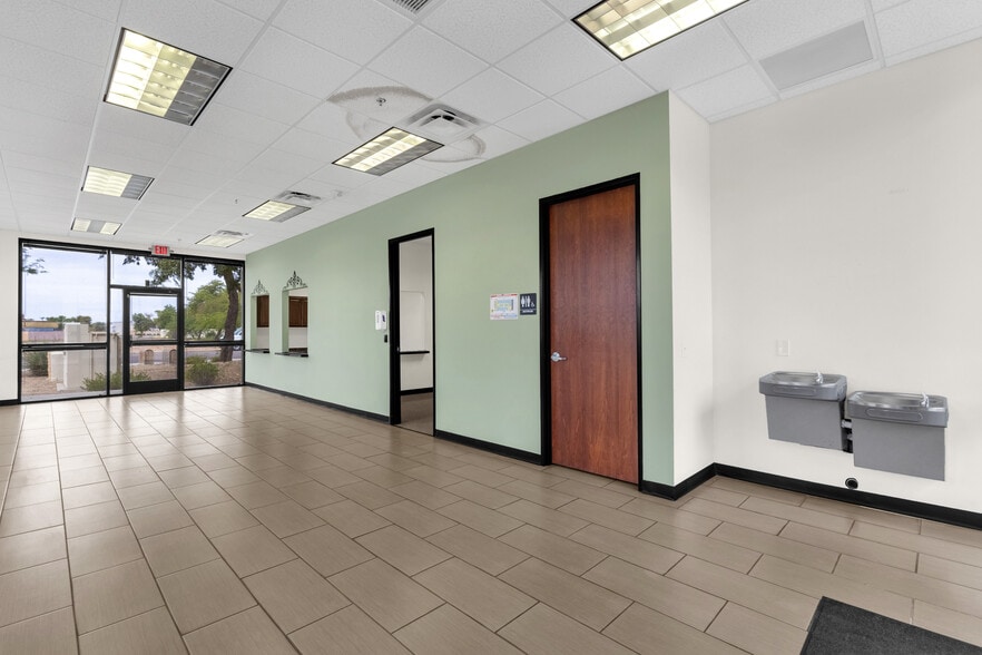 70 N McClintock Dr, Chandler, AZ for sale - Building Photo - Image 3 of 22