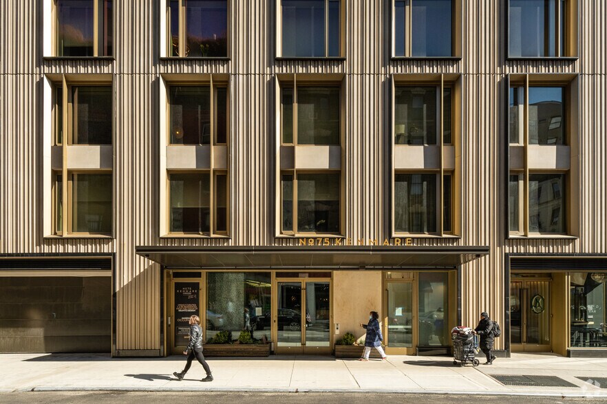 75 Kenmare St, New York, NY à louer - Photo du bâtiment - Image 3 de 7