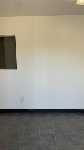 8266 Sultana Ave, Fontana, CA à vendre - Vidéo sur l’inscription commerciale - Image 2 de 14