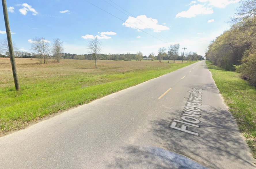 101 Flowersview Blvd, Laurel Hill, FL for sale - Building Photo - Image 3 of 8