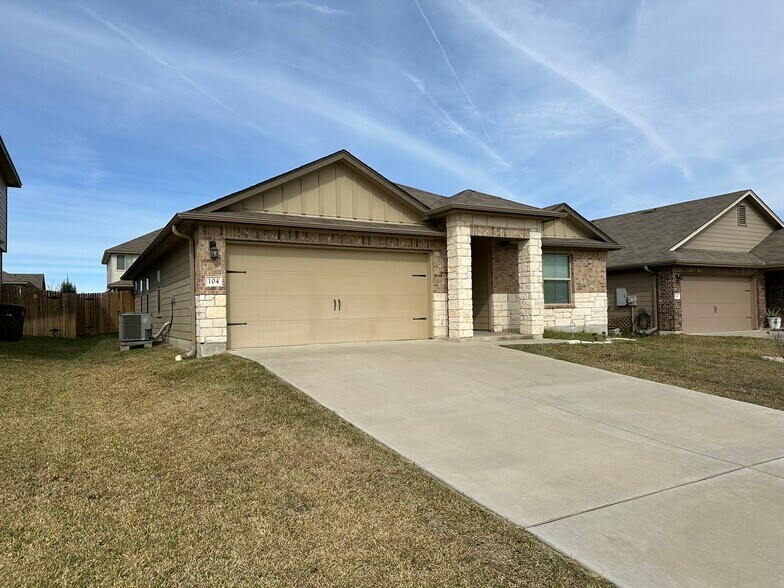 104 Green Jay Dr, Jarrell, TX à vendre - Photo principale - Image 1 de 22