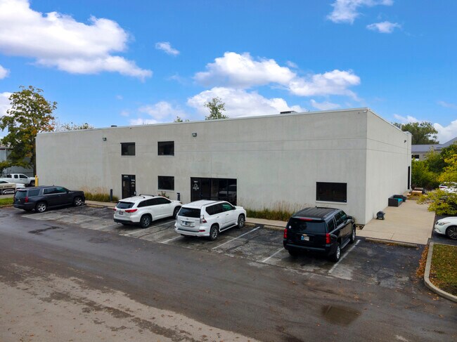 Plus de détails pour 8035 Craig St, Indianapolis, IN - Local d'activités à louer