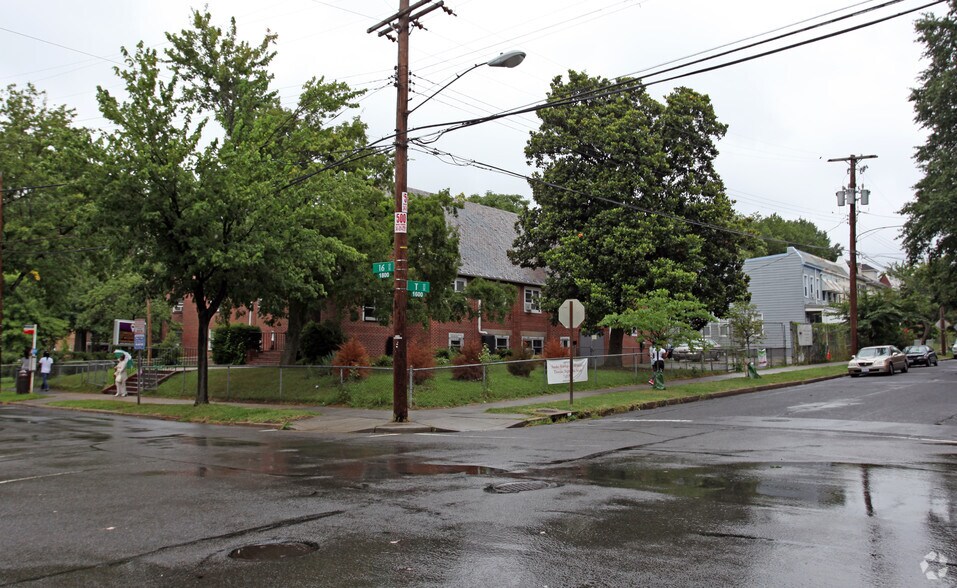 1610 T St SE, Washington, DC for lease - Building Photo - Image 2 of 3