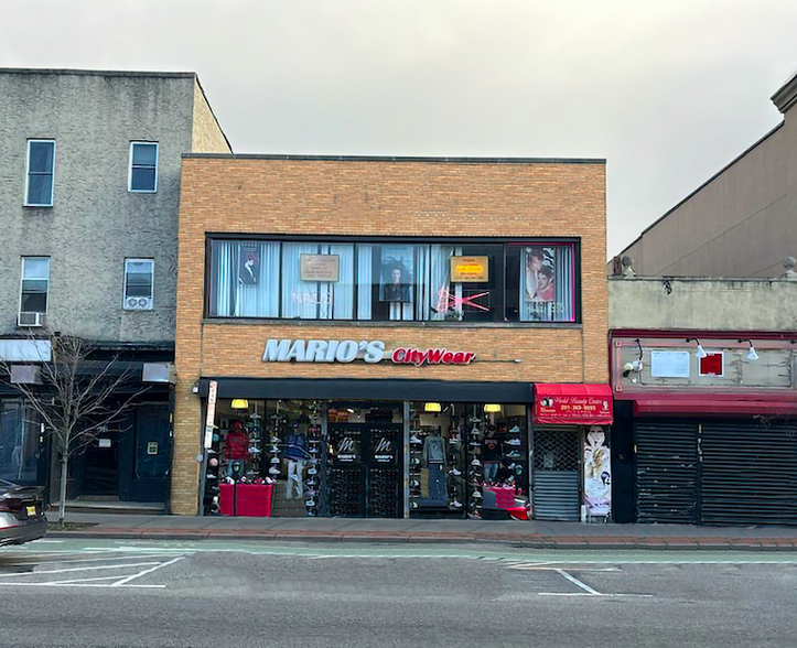 856-858 Bergen Ave, Jersey City, NJ for lease - Building Photo - Image 1 of 5