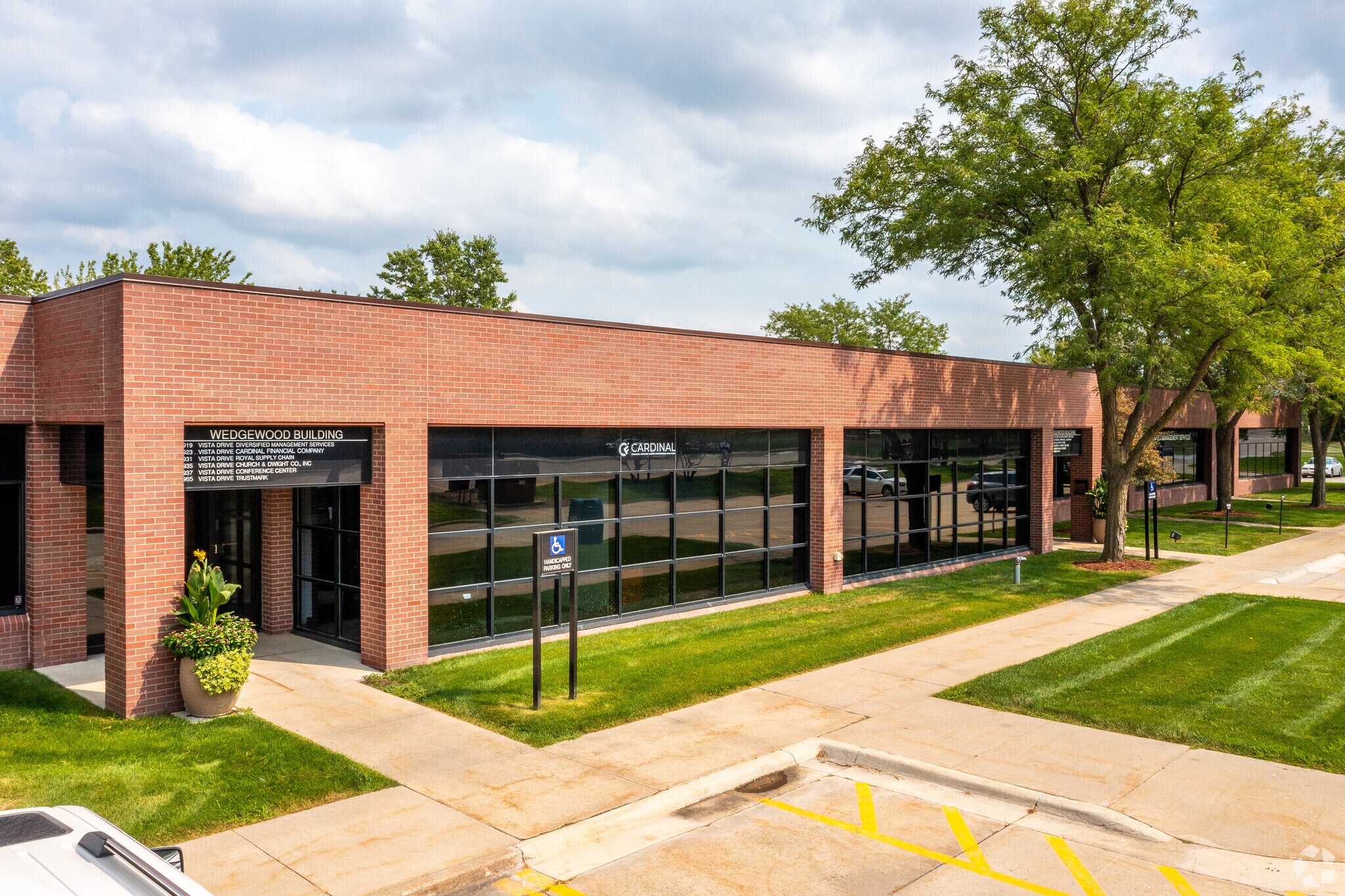 6901-6965 Vista Dr, West Des Moines, IA à louer Photo du bâtiment- Image 1 de 7