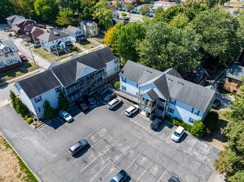 Spicer Cross Apartments portefeuille de 5 propriétés à vendre sur LoopNet.ca - Photo du bâtiment - Image 2 de 11