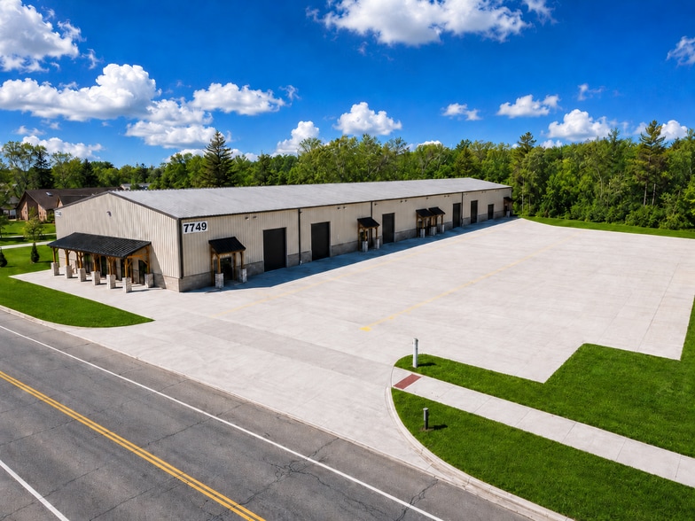 7749 E MI State Road 36, Whitmore Lake, MI à louer - Photo du bâtiment - Image 3 de 9