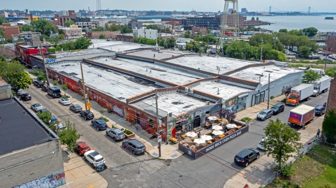 202 Van Dyke St, Brooklyn, NY for lease - Building Photo - Image 3 of 9