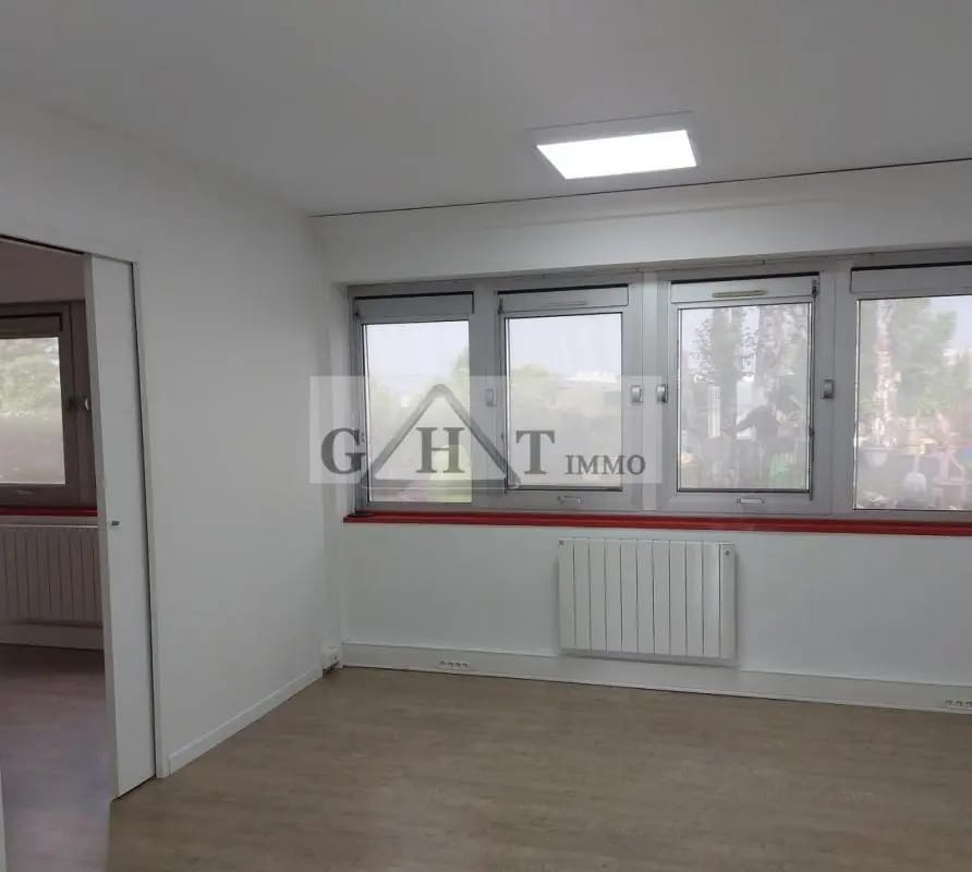 Bureau dans Mareuil-lès-Meaux à louer Photo intérieure- Image 1 de 5