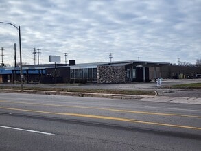 3316 S Martin Luther King Jr Blvd, Lansing, MI for lease Building Photo- Image 1 of 5