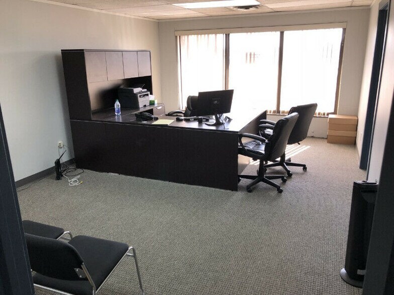 3456 91 St St NW, Edmonton, AB à louer - Photo intérieure - Image 3 de 6