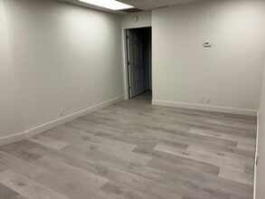 8600 W 95th St, Overland Park, KS for lease Interior Photo- Image 1 of 1
