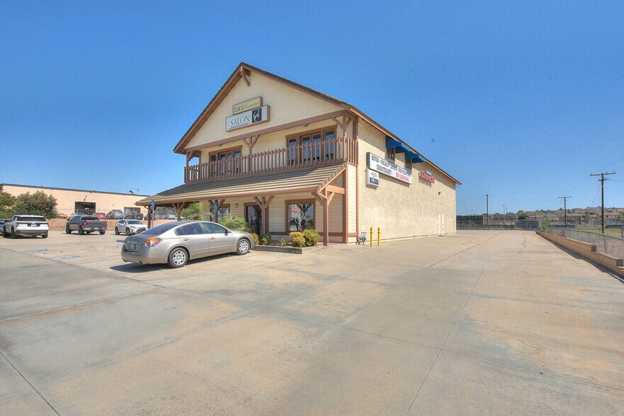 18791 Van Buren Blvd, Riverside, CA à louer - Photo du bâtiment - Image 2 de 8