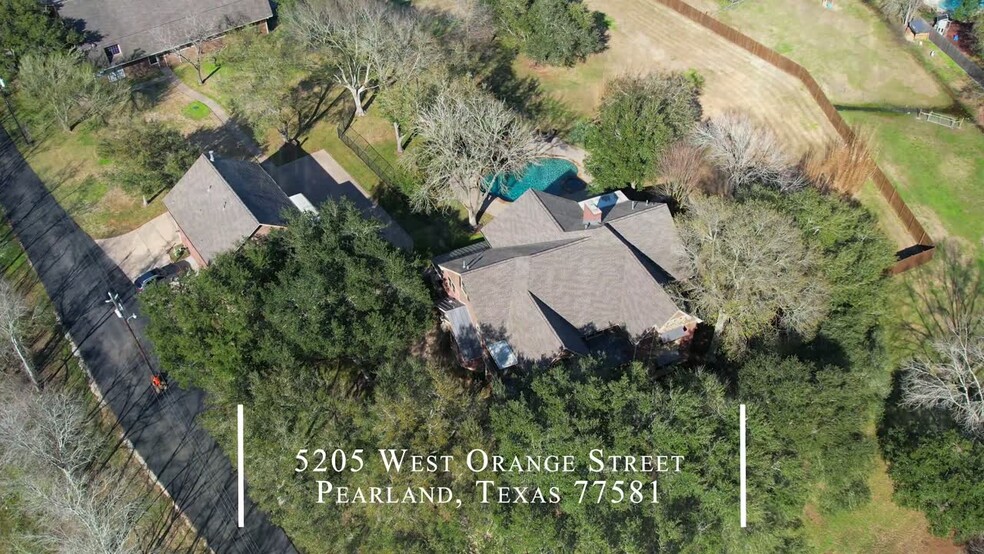 5205 W Orange St, Pearland, TX à vendre - Vid o sur l inscription commerciale - Image 2 de 51