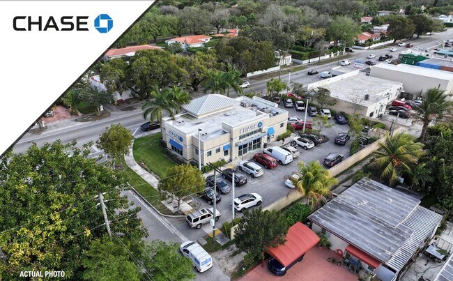 Plus de détails pour 2000 SW 57th Ave, Miami, FL - Commerce de détail à vendre