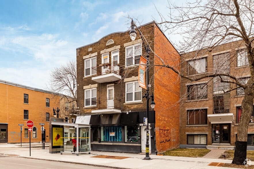 4452-4456 Rue Sainte-Catherine E, Montréal, QC à louer - Photo du bâtiment - Image 3 de 3