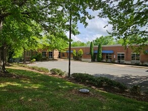 410 Rosedale Ct, Warrenton, VA for lease Building Photo- Image 2 of 6