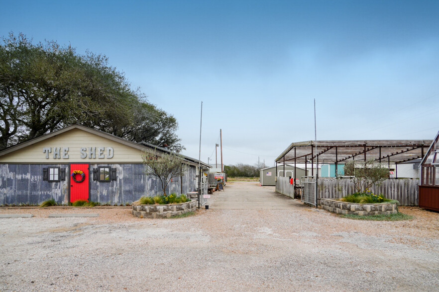 1004 West Loop, El Campo, TX à vendre - Photo principale - Image 1 de 1