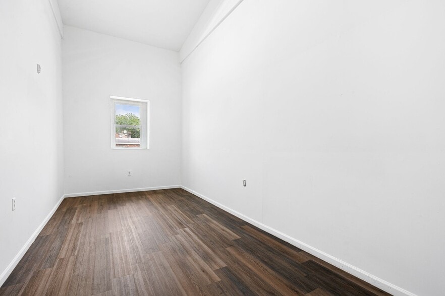 4301-4329 Paul St, Philadelphia, PA à louer - Photo du bâtiment - Image 2 de 8