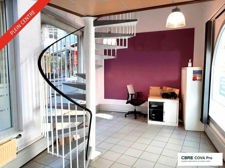 Office in Besançon for lease - Primary Photo - Image 2 of 4