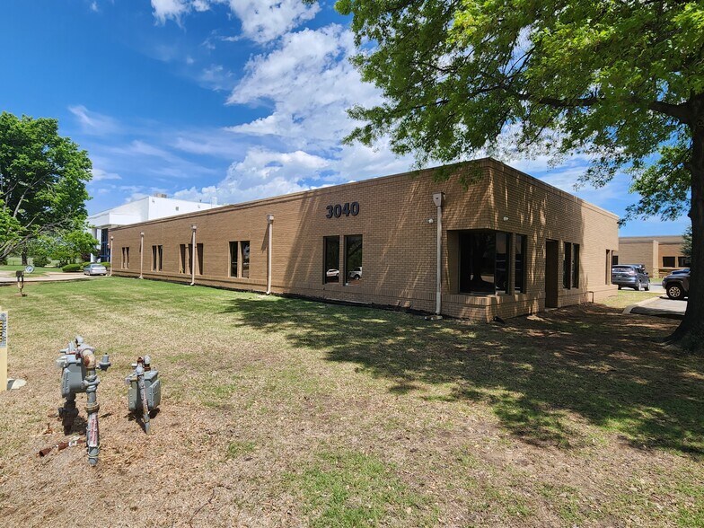 3040 N Hemlock Cir, Broken Arrow, OK à louer - Photo du bâtiment - Image 2 de 7