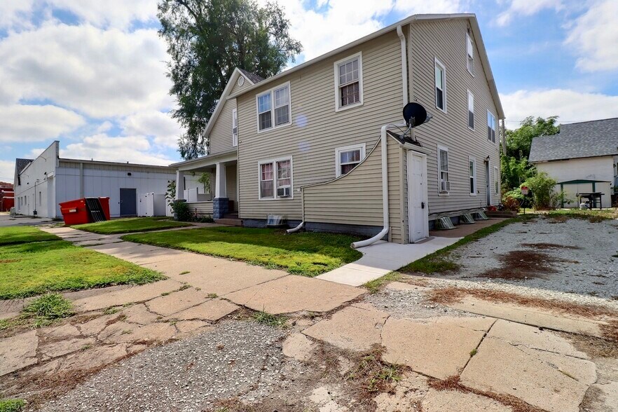 335 W 6th St, Fremont, NE à vendre - Photo du bâtiment - Image 2 de 16