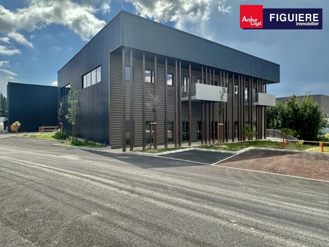 Office in Venelles for lease Building Photo- Image 1 of 15