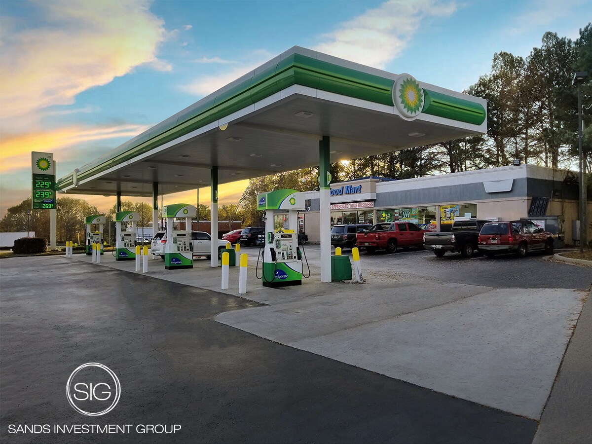 Bulk Plant and Jobbership Portfolio portefeuille de 8 propriétés à vendre sur LoopNet.ca Photo du bâtiment- Image 1 de 3