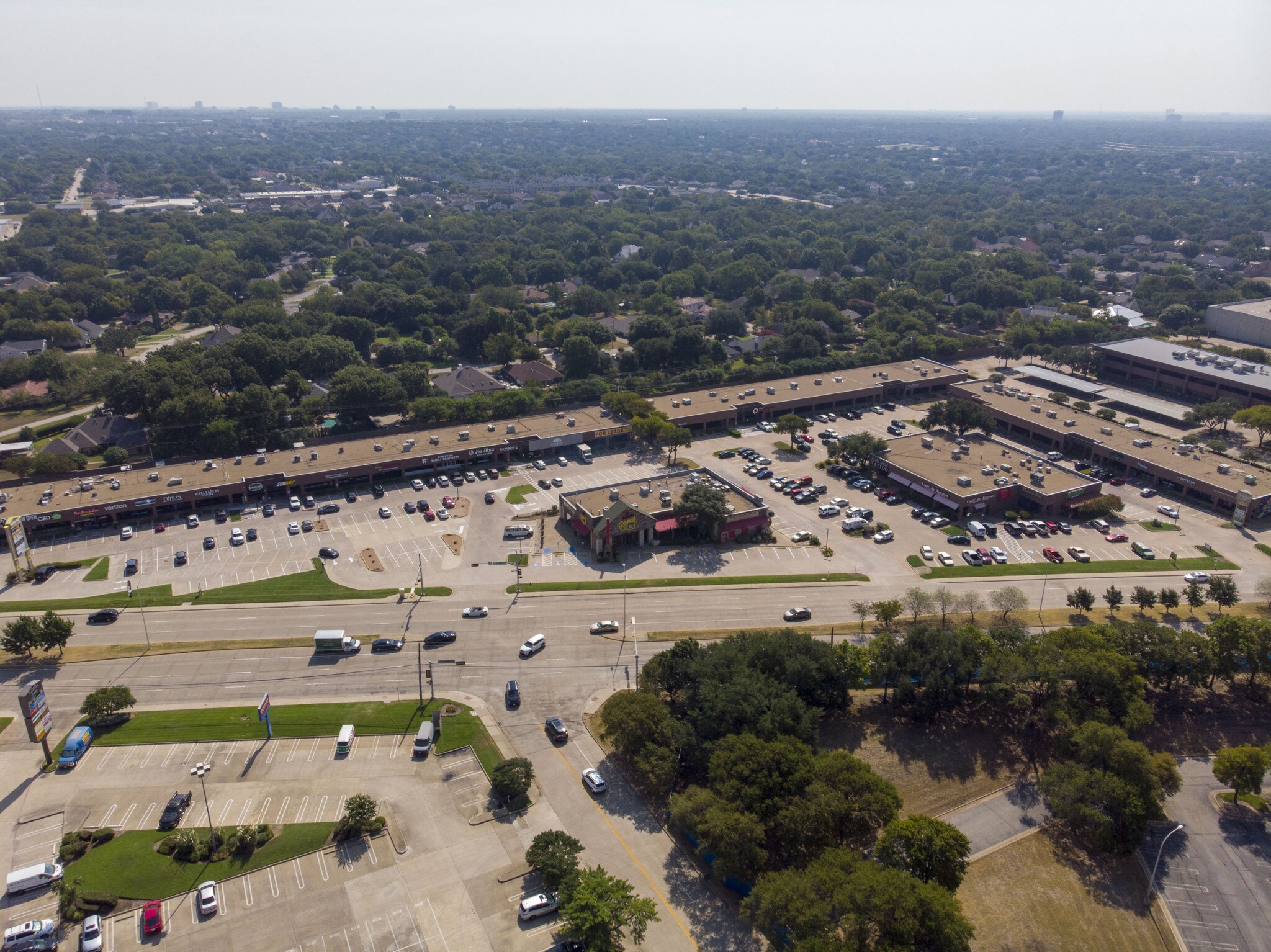 17370-17390 Preston Rd, Dallas, TX à louer Photo du bâtiment- Image 1 de 7