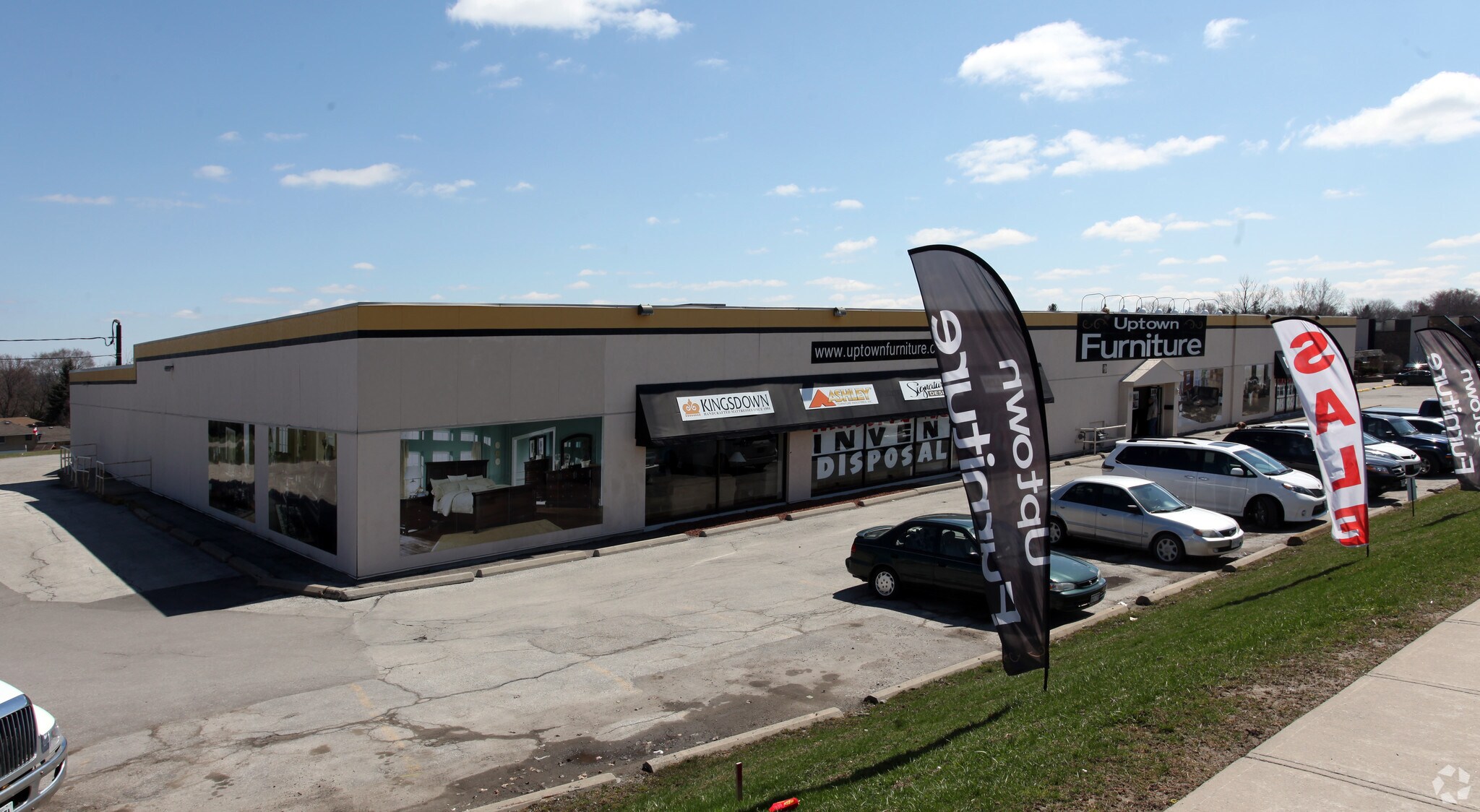 17255 Yonge St, Newmarket, ON à vendre Photo principale- Image 1 de 1