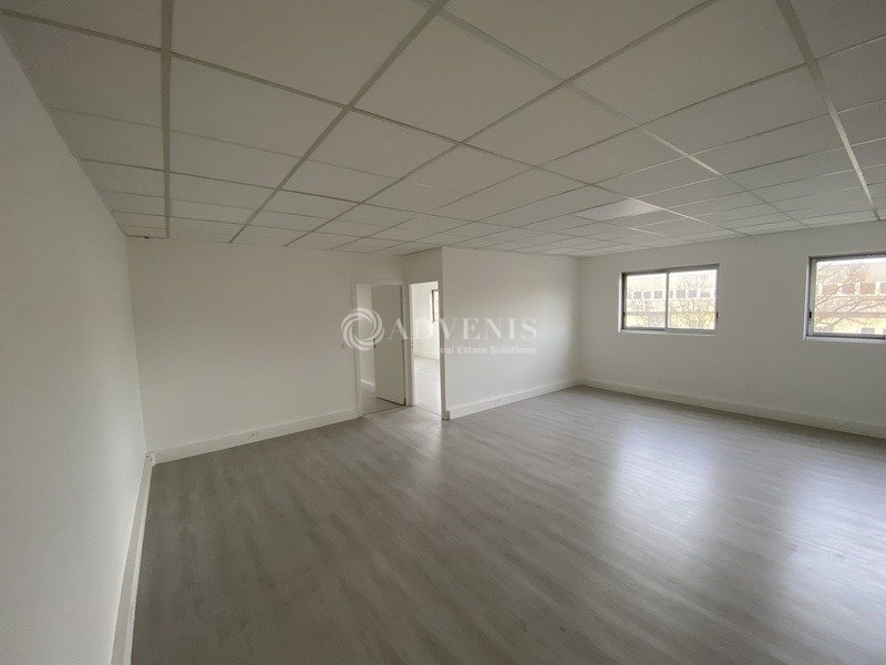 Office in Trappes for sale Interior Photo- Image 1 of 9