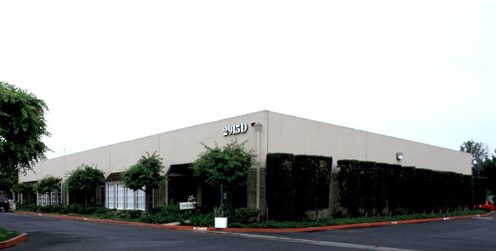 2915 Red Hill Ave, Costa Mesa, CA à louer - Photo du bâtiment - Image 2 de 4