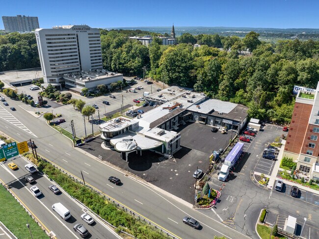 Plus de détails pour 2143 Rt 4 E, Fort Lee, NJ - Industriel à louer
