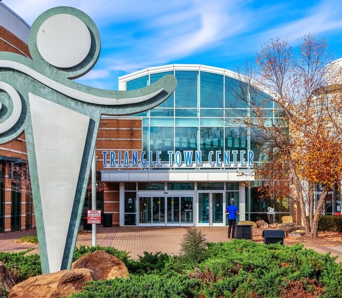 5959 Triangle Town Blvd, Raleigh, NC for lease - Building Photo - Image 3 of 7