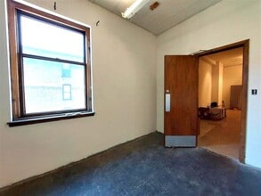 275 4th St E, Saint Paul, MN for lease Interior Photo- Image 1 of 4