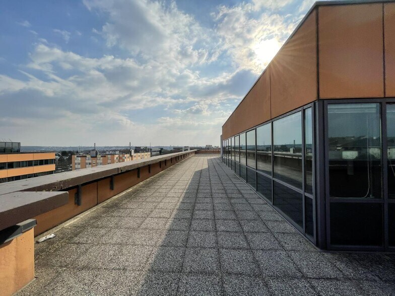 Bureau dans Créteil à louer - Photo du bâtiment - Image 2 de 7
