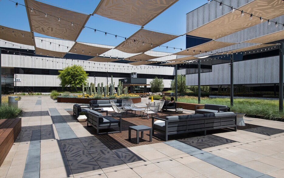 300 N Pacific Coast Hwy, El Segundo, CA à louer - Photo du bâtiment - Image 2 de 25