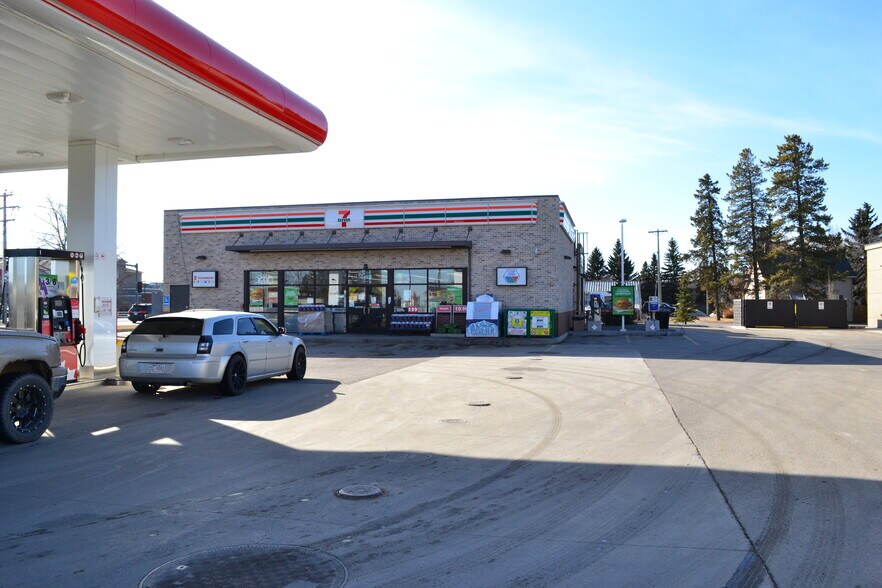 4602 46 St, Olds, AB à louer - Photo du bâtiment - Image 3 de 6