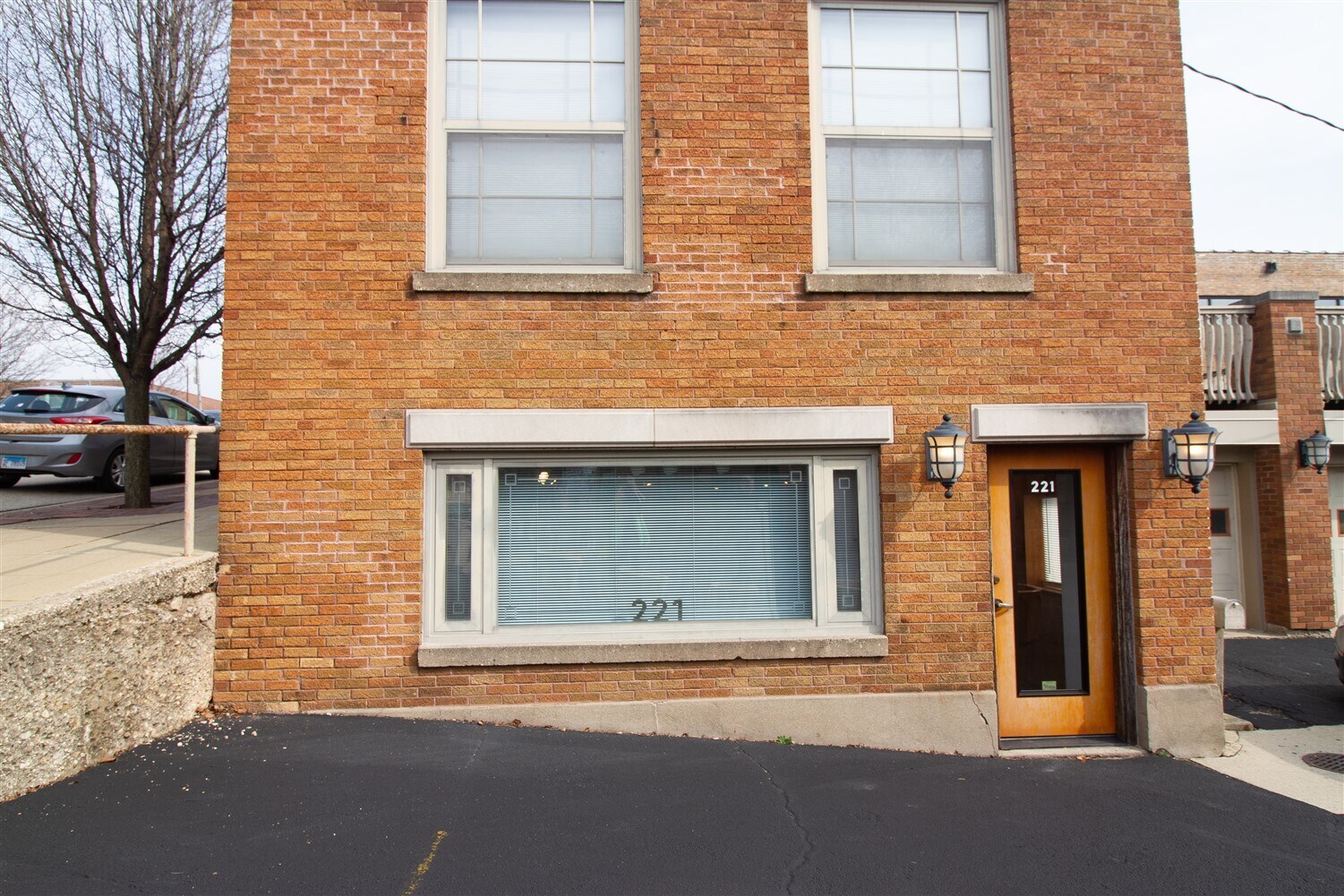 221 DuPage St, Elgin, IL à louer Photo du bâtiment- Image 1 de 8