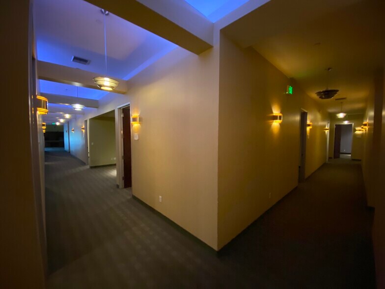 1011 W Alameda Ave, Burbank, CA à louer - Photo intérieure - Image 3 de 6