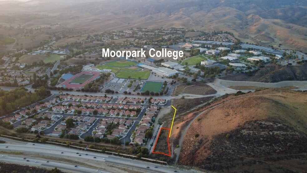 6422 Beragan st, Moorpark, CA for sale - Primary Photo - Image 1 of 68